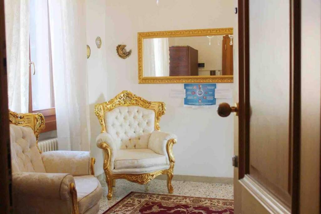 The Golden Apartment Venice Exterior photo