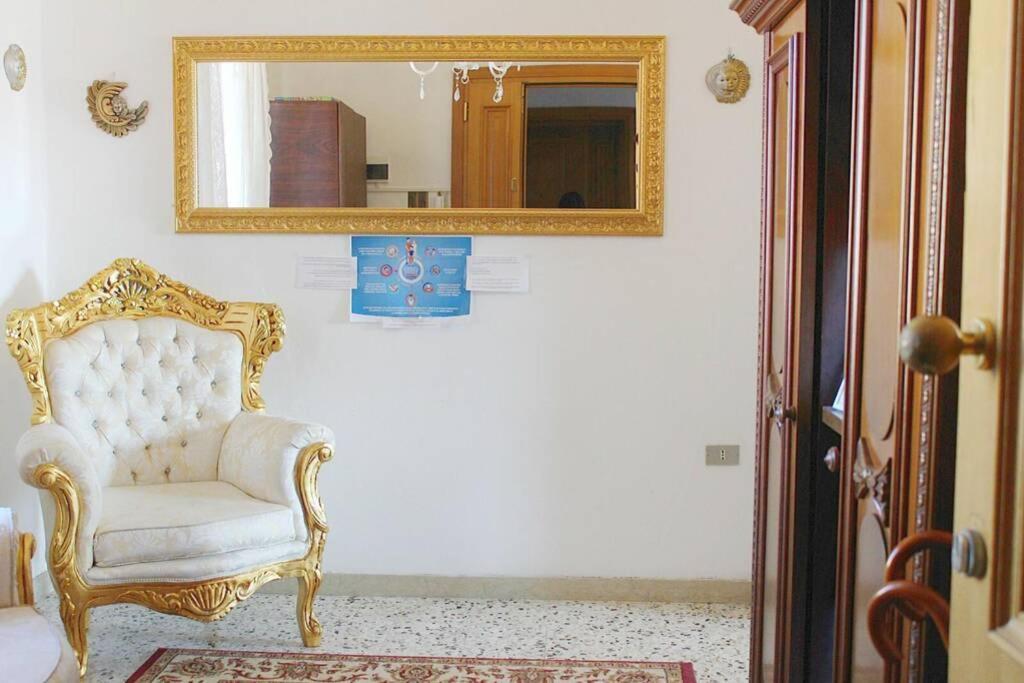 The Golden Apartment Venice Exterior photo